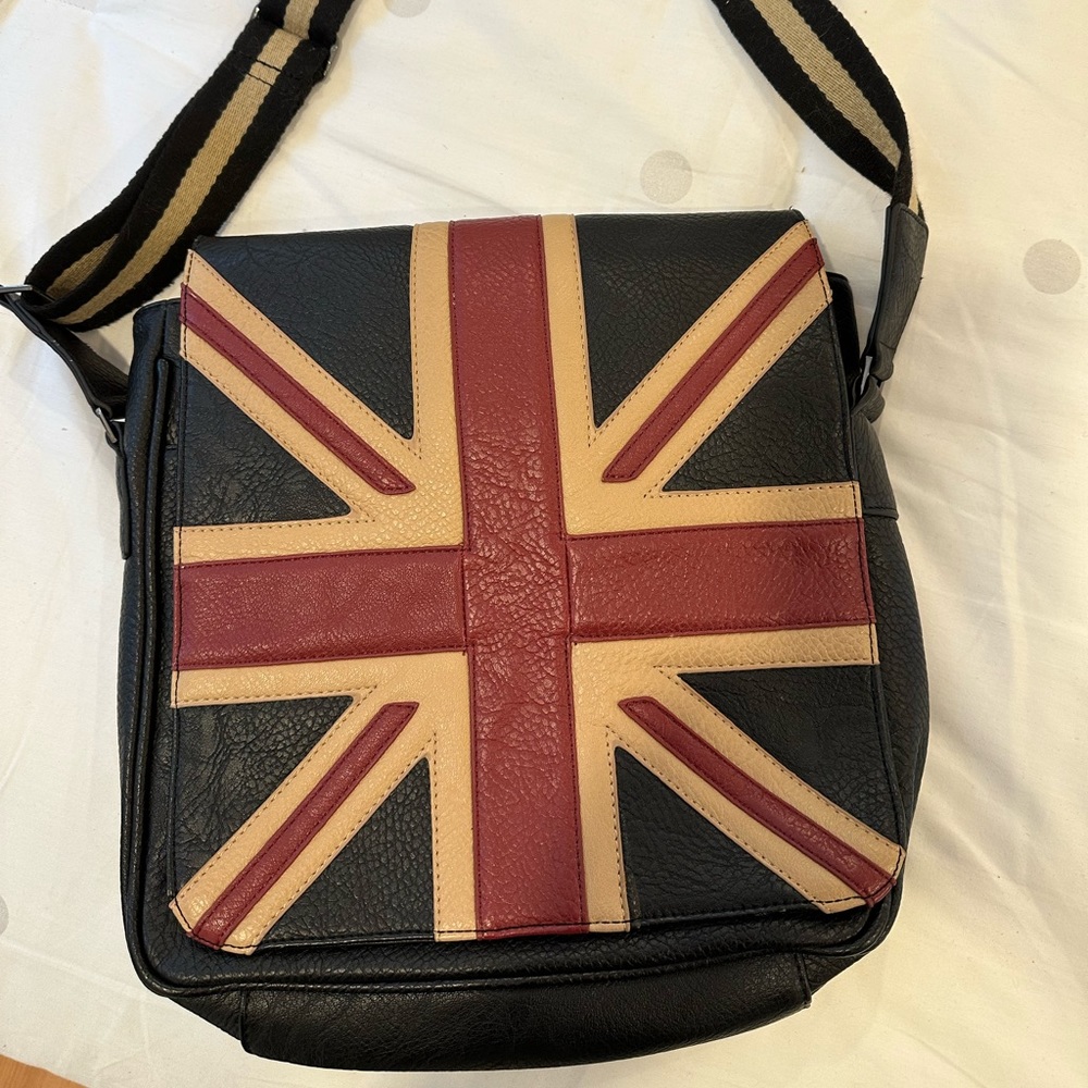 Vegan British messenger bag
